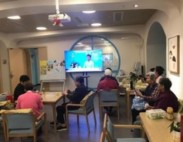 “银龄法宝”老年普法进社区，五里桥第一日间照护中心在学习